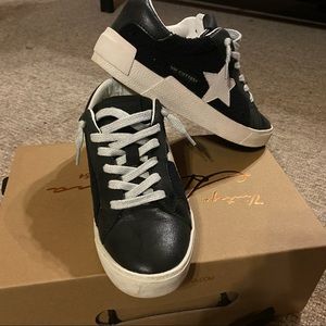 Vintage Havana Rollin Black 5.5 Sneakers Shoes